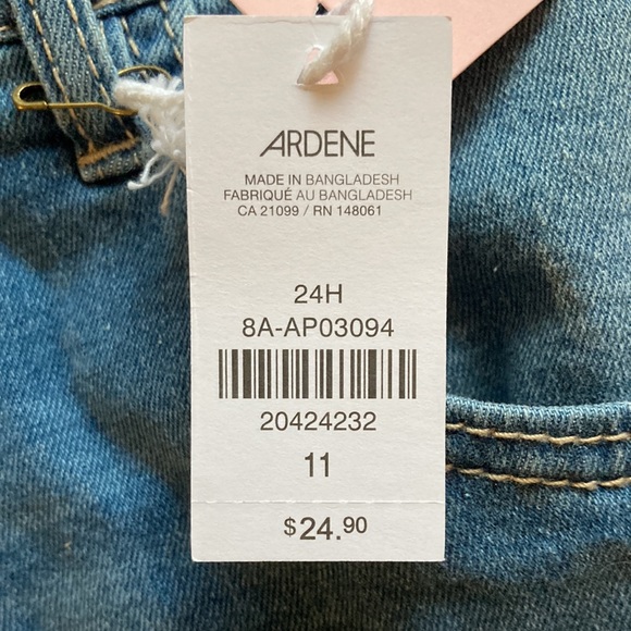 2 for $10 | Eightytwo Ardene Button fly denim shorts - Picture 8 of 8